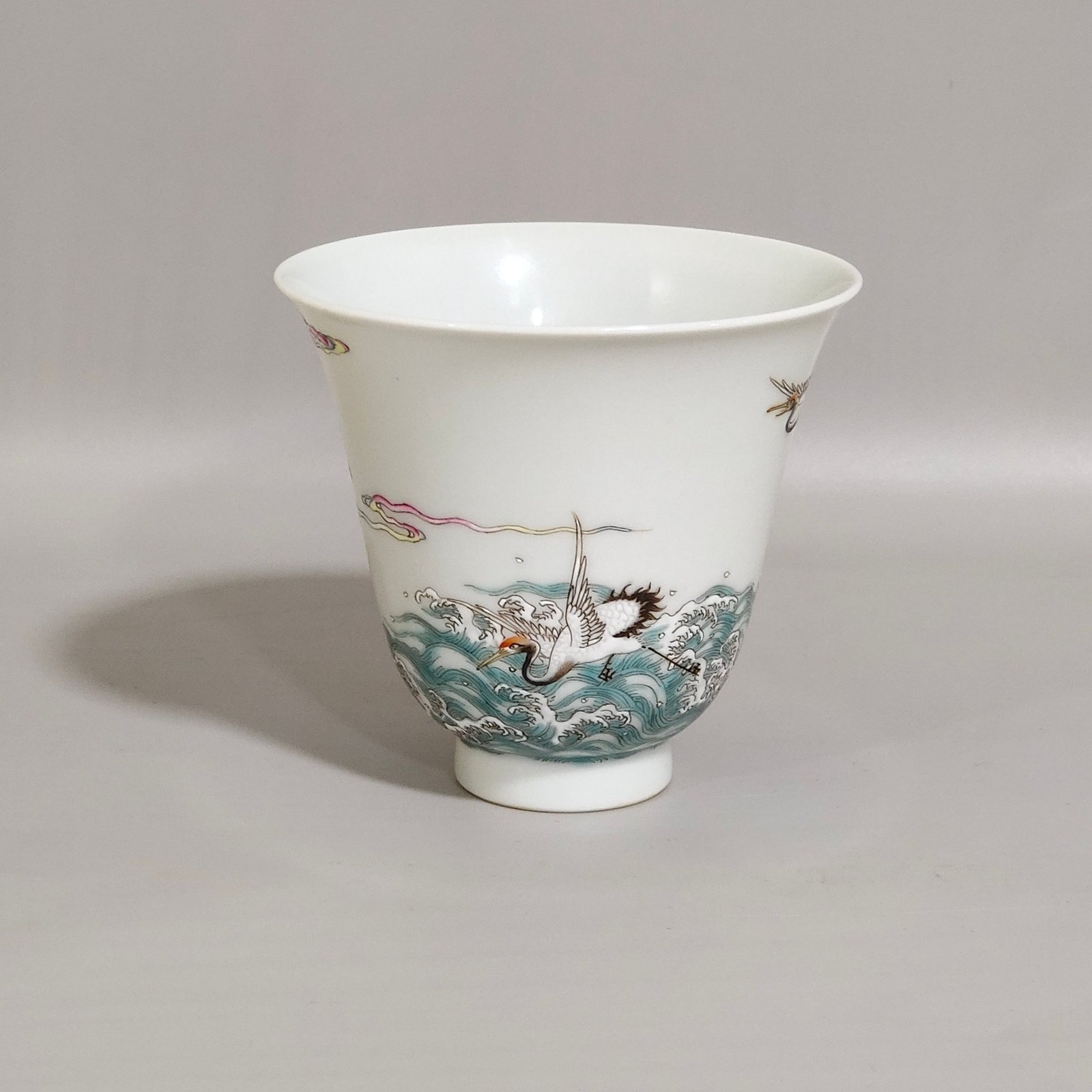 Qing Dynasty Yongzheng Liuhe Tongchun bell cup