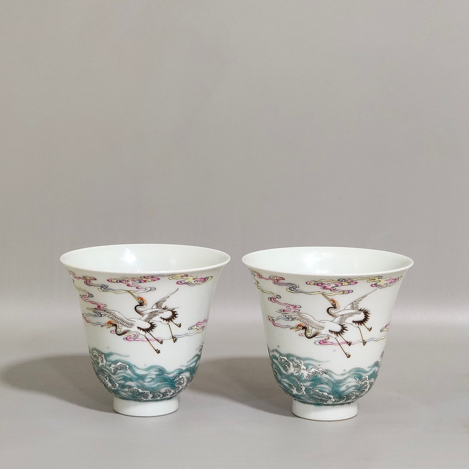Qing Dynasty Yongzheng Liuhe Tongchun bell cup