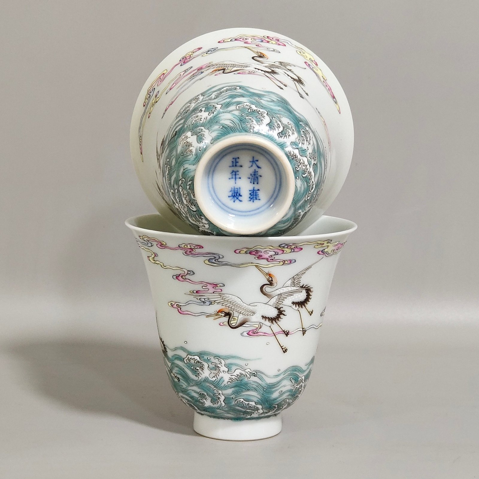 Qing Dynasty Yongzheng Liuhe Tongchun bell cup