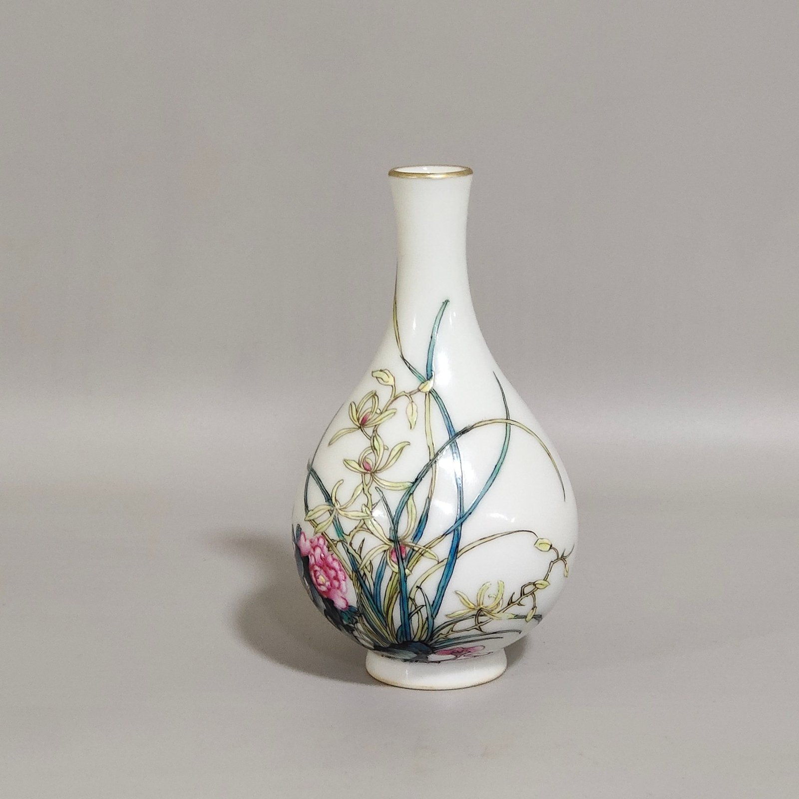Qing Dynasty Yongzheng Famille Rose orchid vase