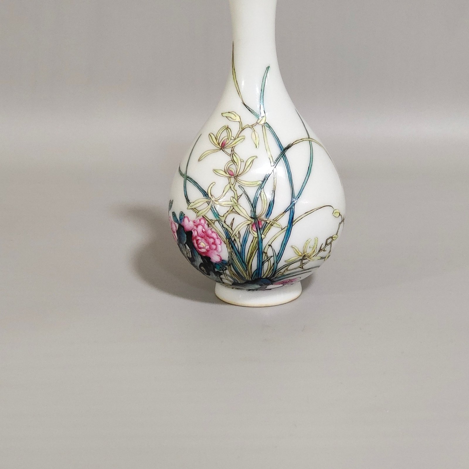 Qing Dynasty Yongzheng Famille Rose orchid vase