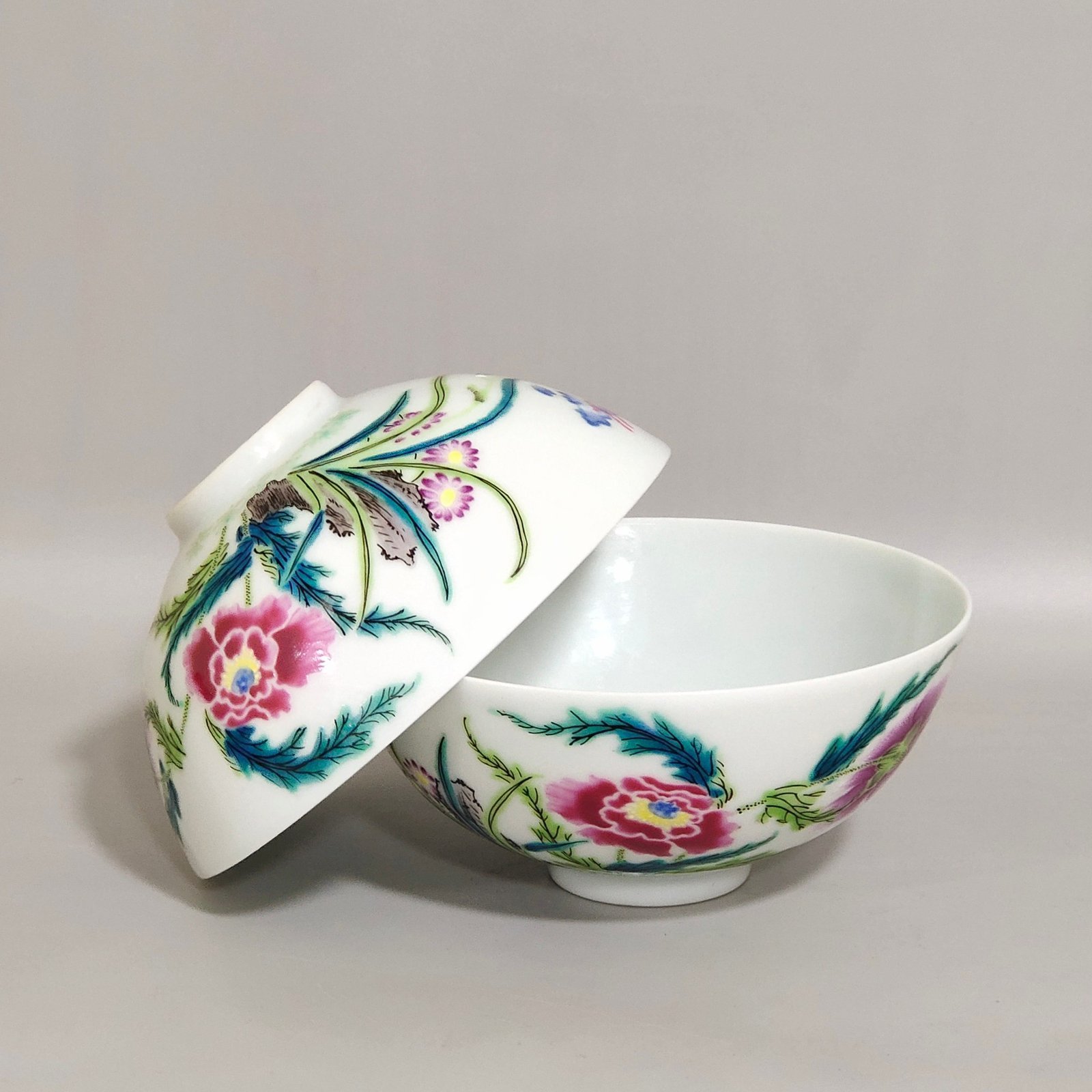 Qing Dynasty Yongzheng orchid butterfly tea round