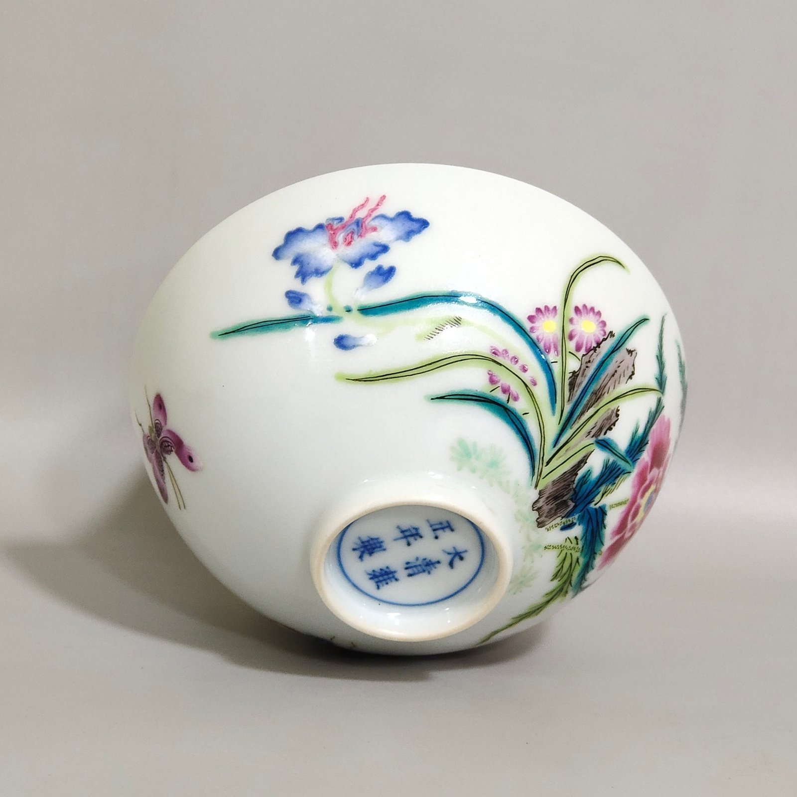 Qing Dynasty Yongzheng orchid butterfly tea round