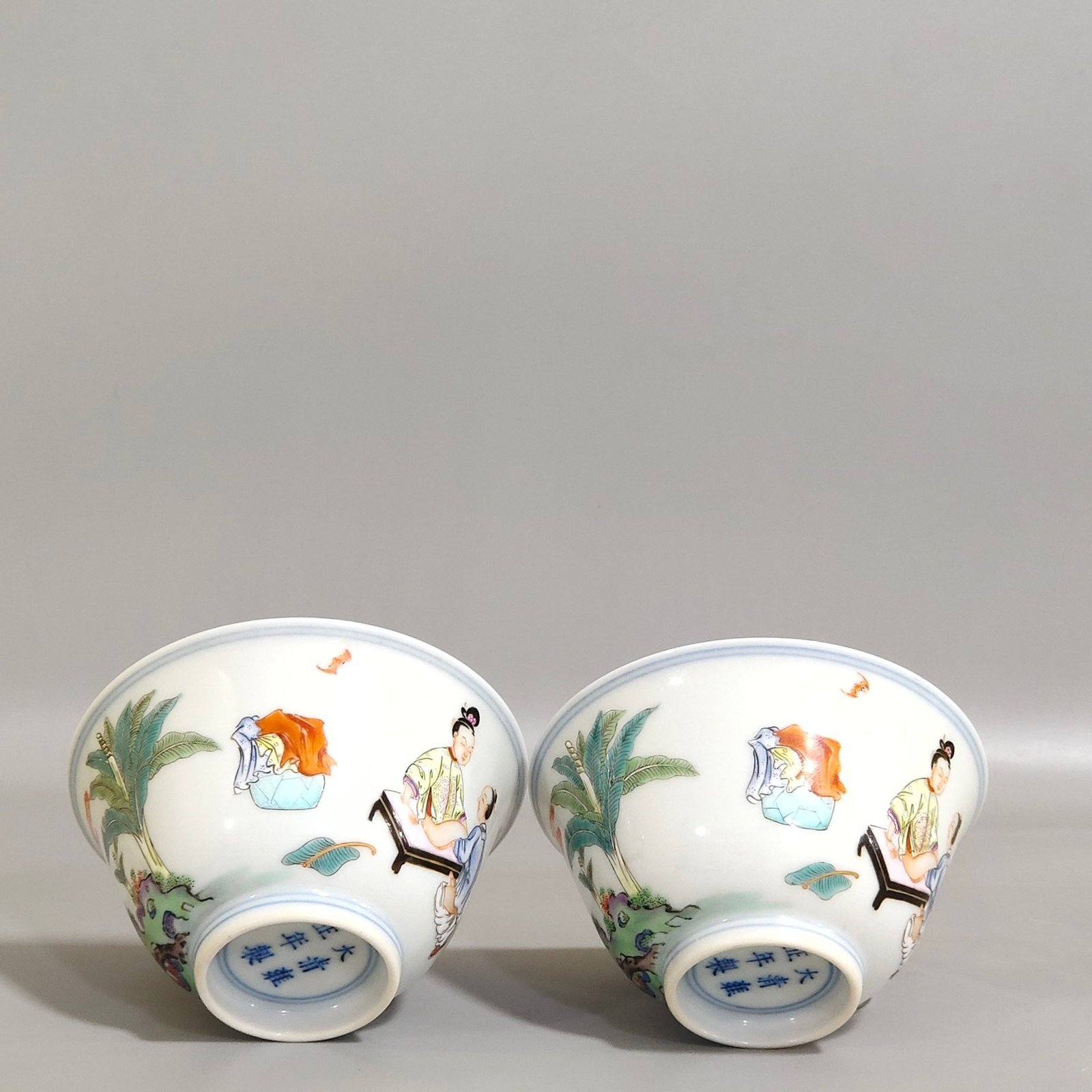 Qing Dynasty Yongzheng inner blue and white character story cup