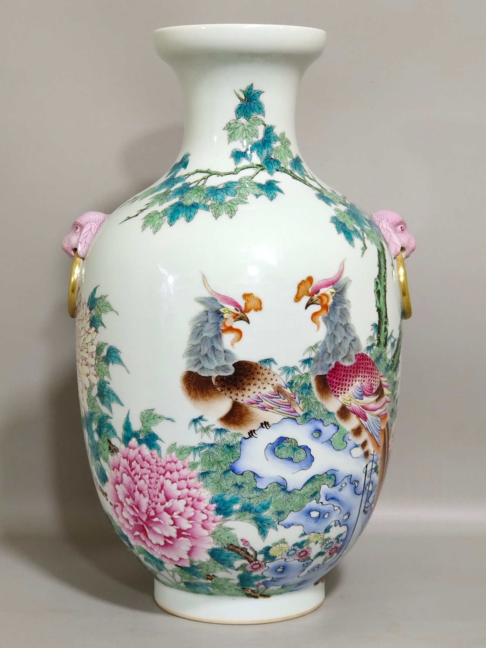 Qing Dynasty Yongzheng Phoenix Peony Amphora
