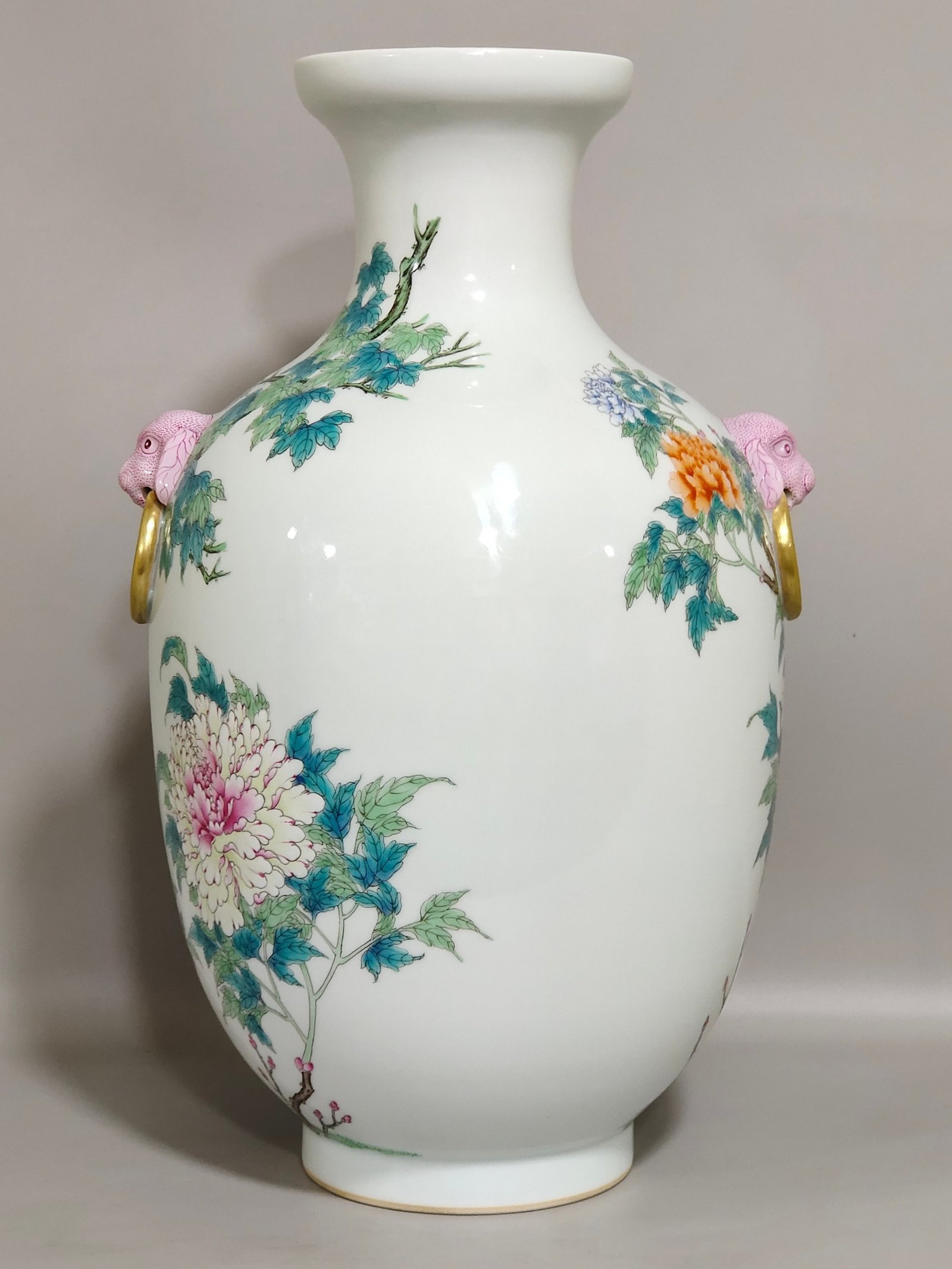 Qing Dynasty Yongzheng Phoenix Peony Amphora