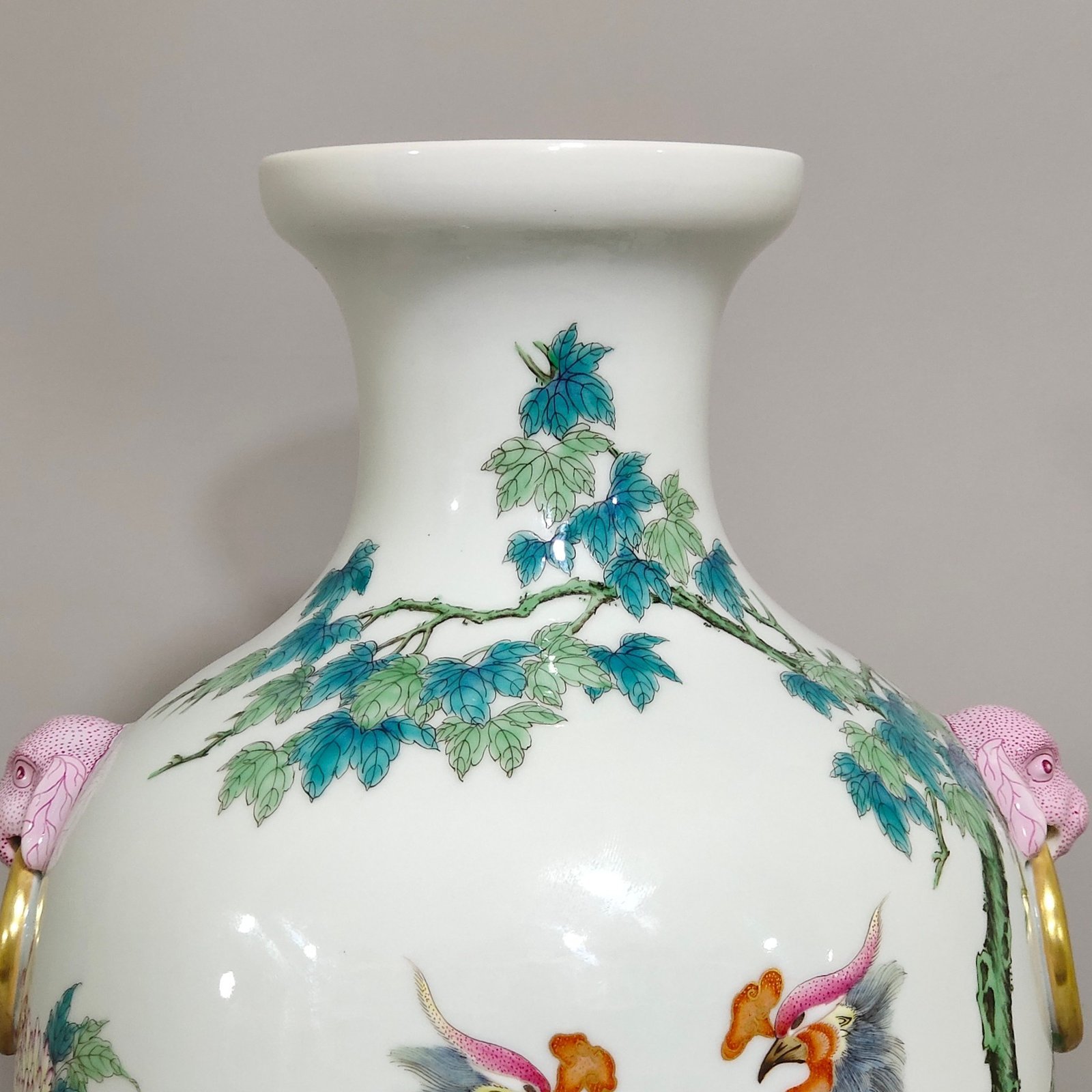 Qing Dynasty Yongzheng Phoenix Peony Amphora