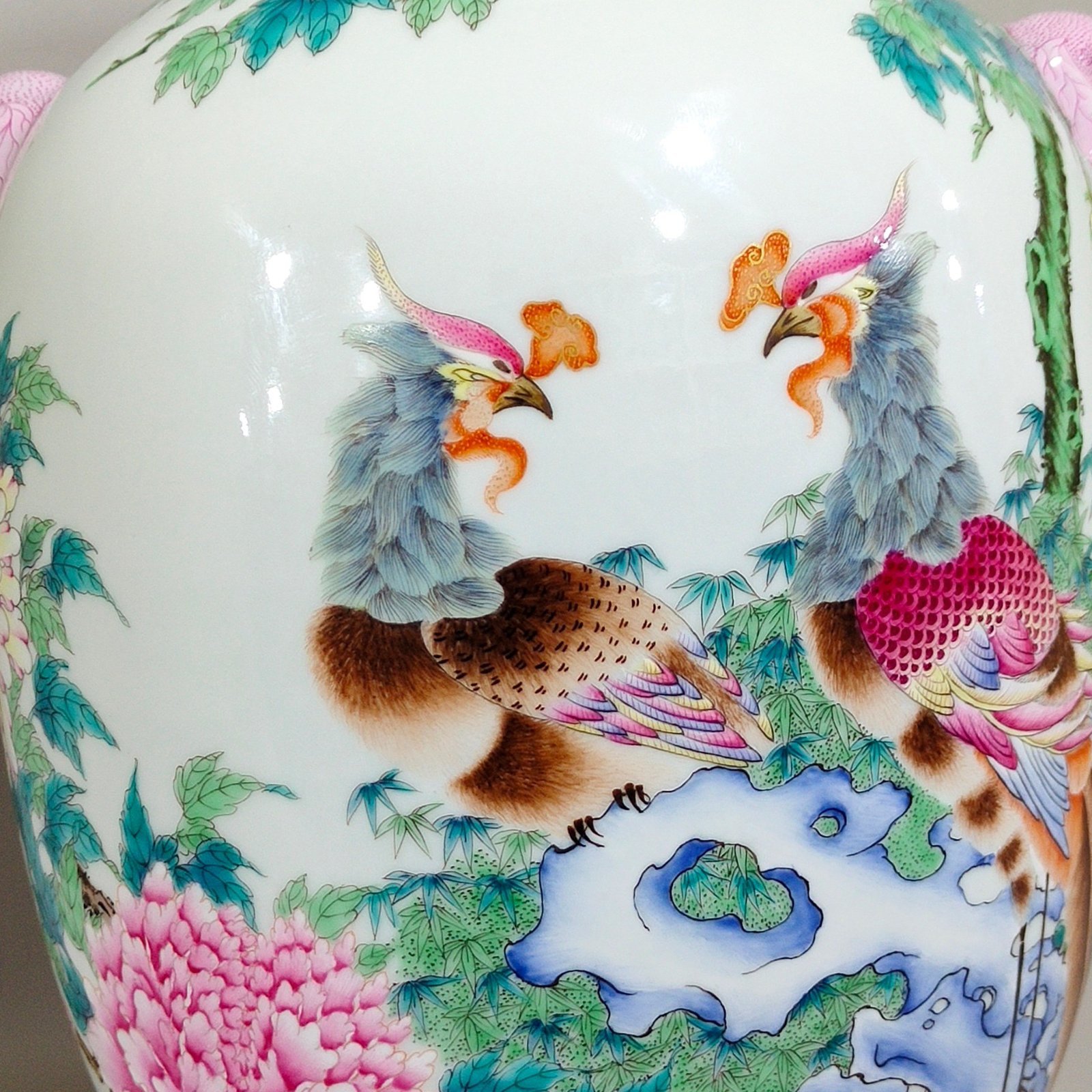 Qing Dynasty Yongzheng Phoenix Peony Amphora
