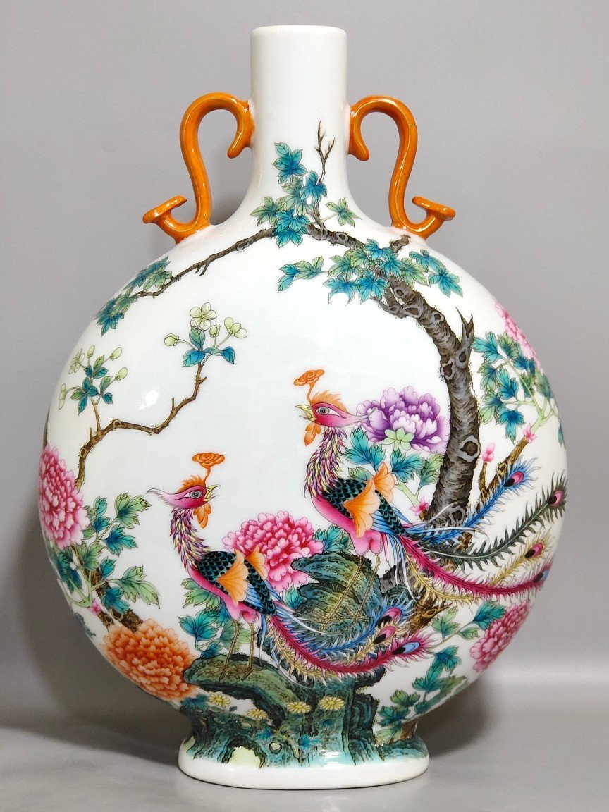 Qing Dynasty Yongzheng Phoenix Peony Flower Holding Moon Vase
