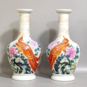 Qing Dynasty Yongzheng phoenix pierced peony olive vase