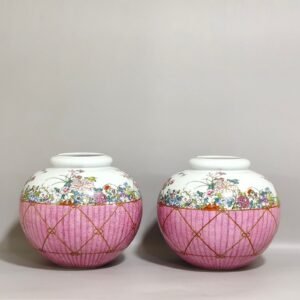 Qing Dynasty Yongzheng A flower basket jar with twelve flower gods