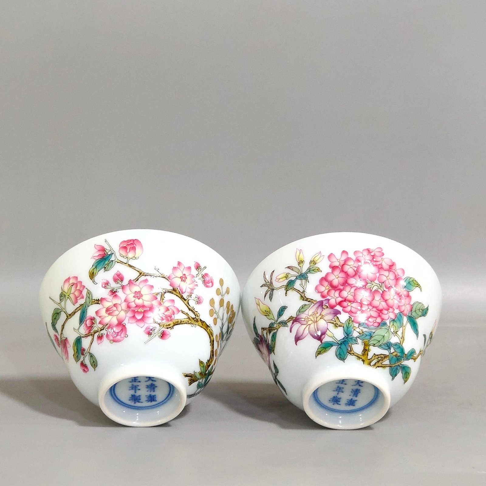 Qing Dynasty Yongzheng perfect poem inscribed waist cup