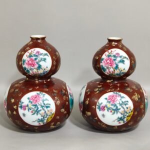 Qing Dynasty Yongzheng bronze color window flower gourd vase