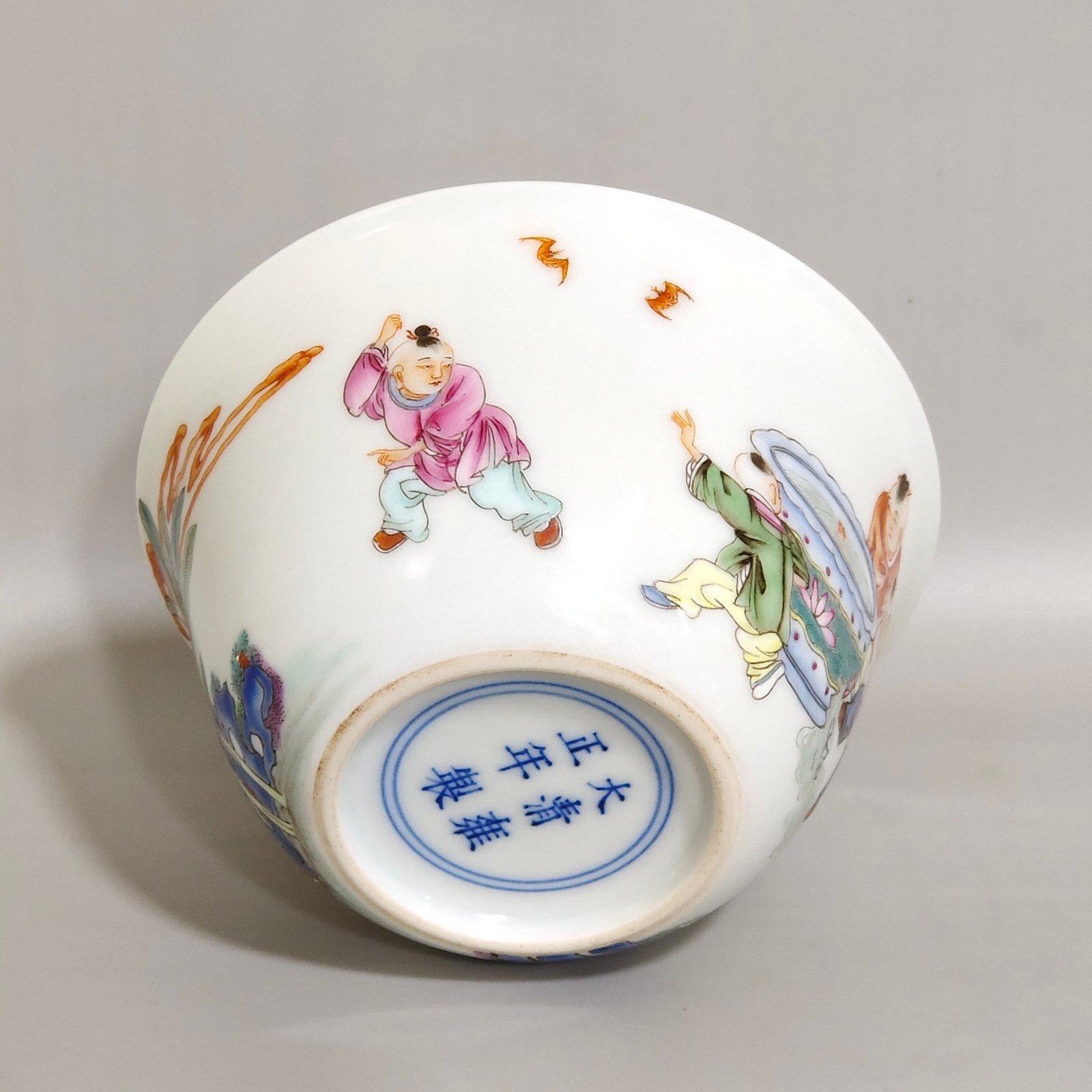 Qing Dynasty Yongzheng Sima Guang smashed the painted cup inside the vat