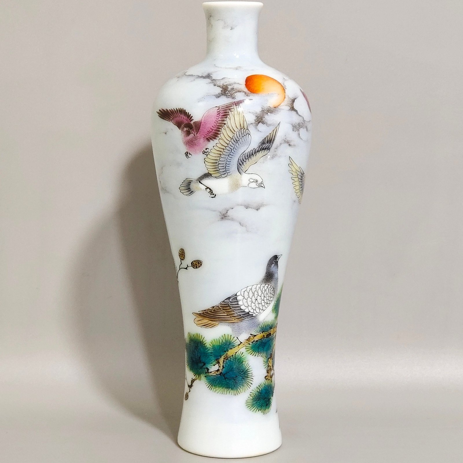 Qing Dynasty Yongzheng peace dove pine tree pattern plum vase