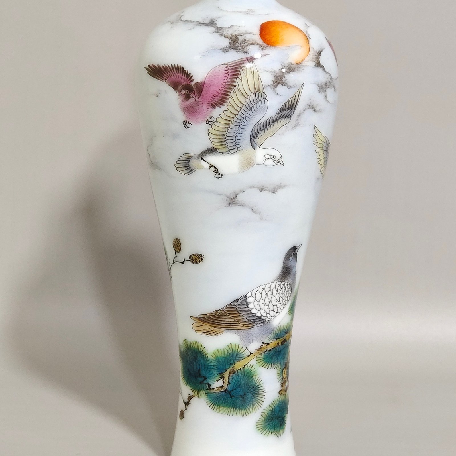 Qing Dynasty Yongzheng peace dove pine tree pattern plum vase