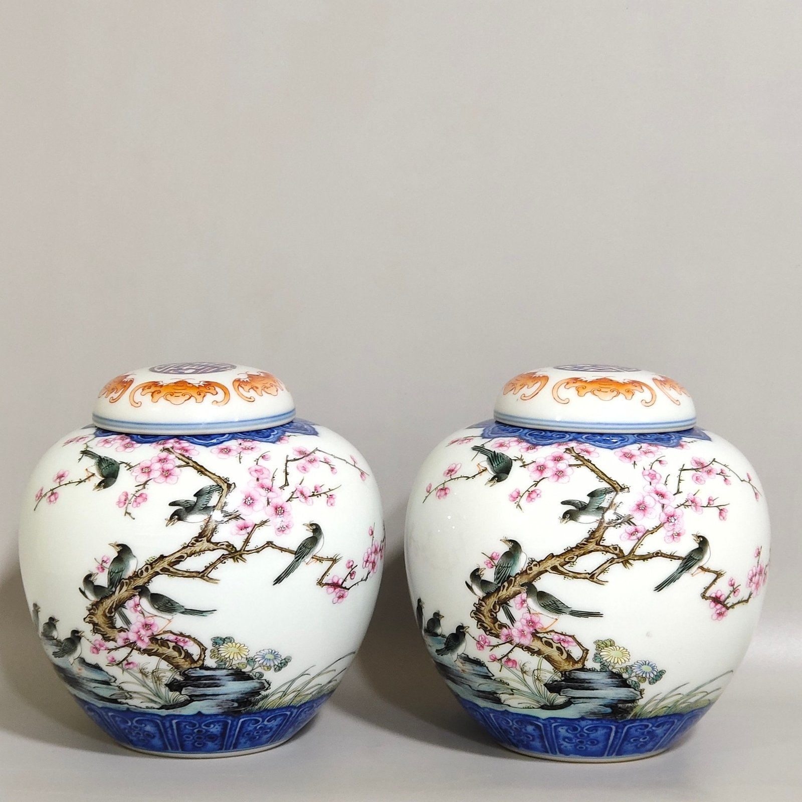 Qing Dynasty Yongzheng’s happy tea can with poems inscribed on his brows