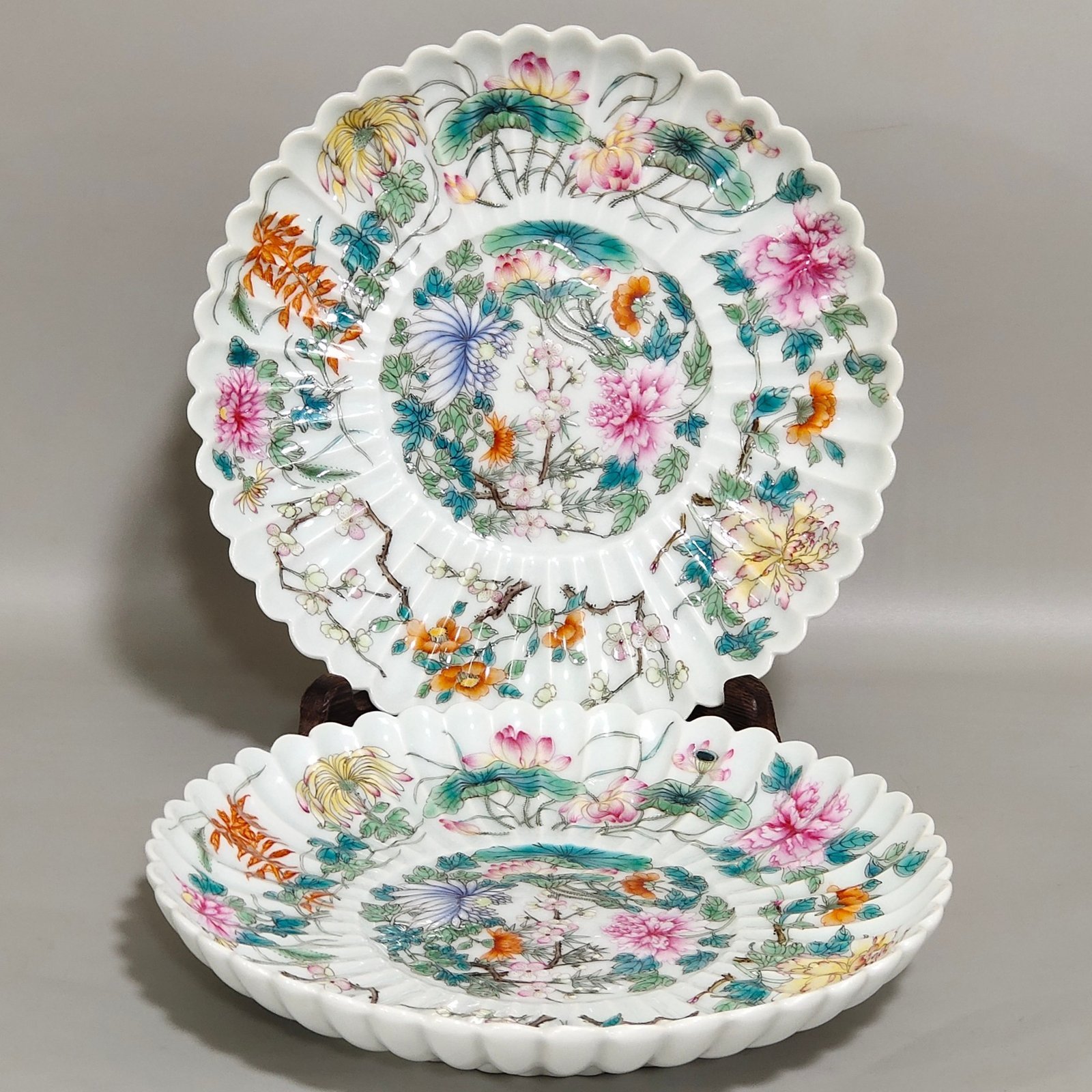 Qing Dynasty Yongzheng four seasons flower melon platter
