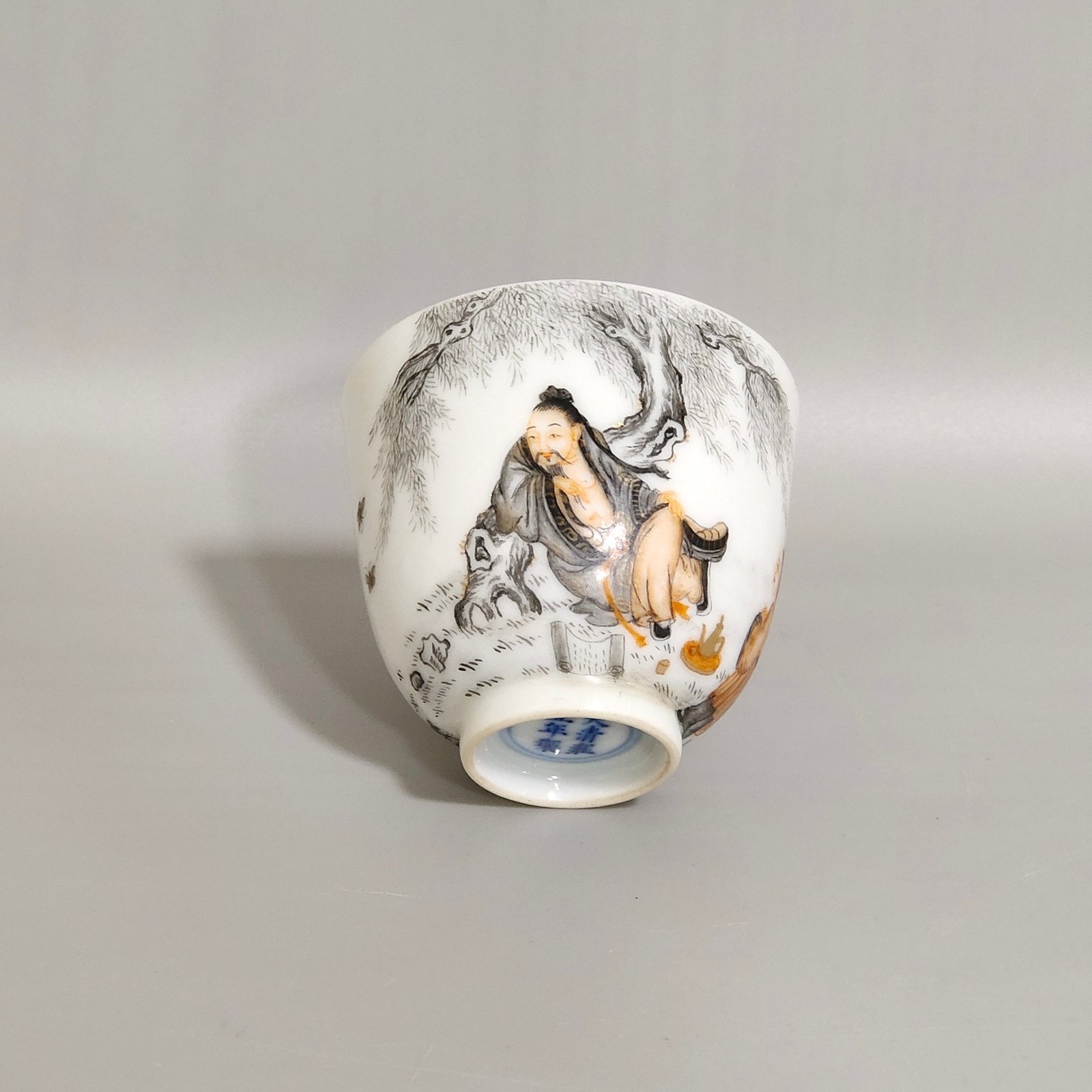 Qing Dynasty Yongzheng ink color character story cup