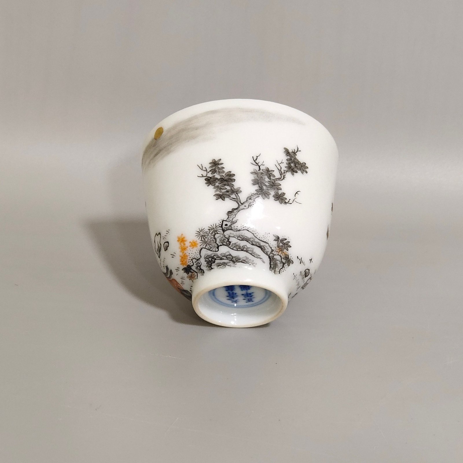 Qing Dynasty Yongzheng ink color character story cup