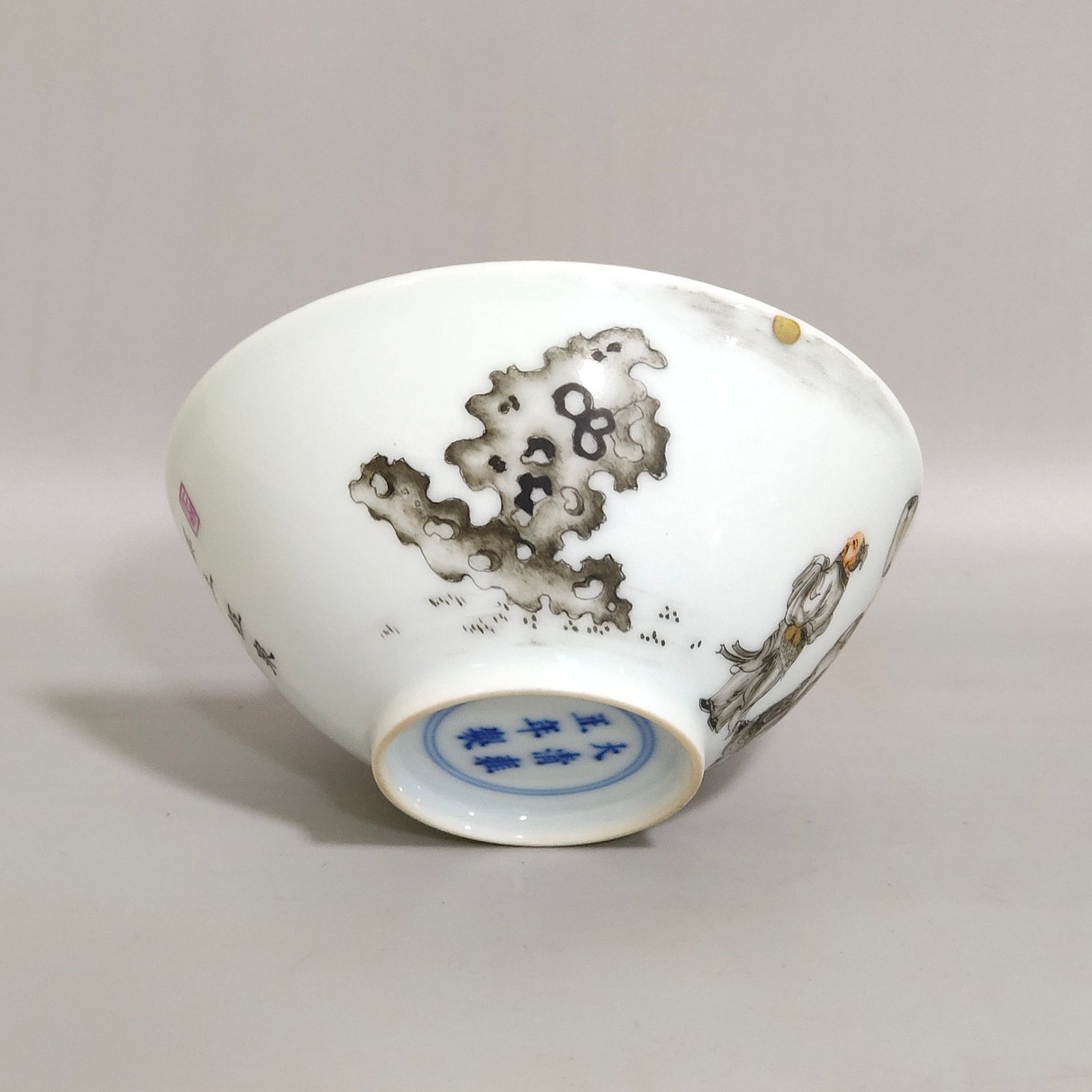 Qing Dynasty Yongzheng ink color cup with character stories and poems
