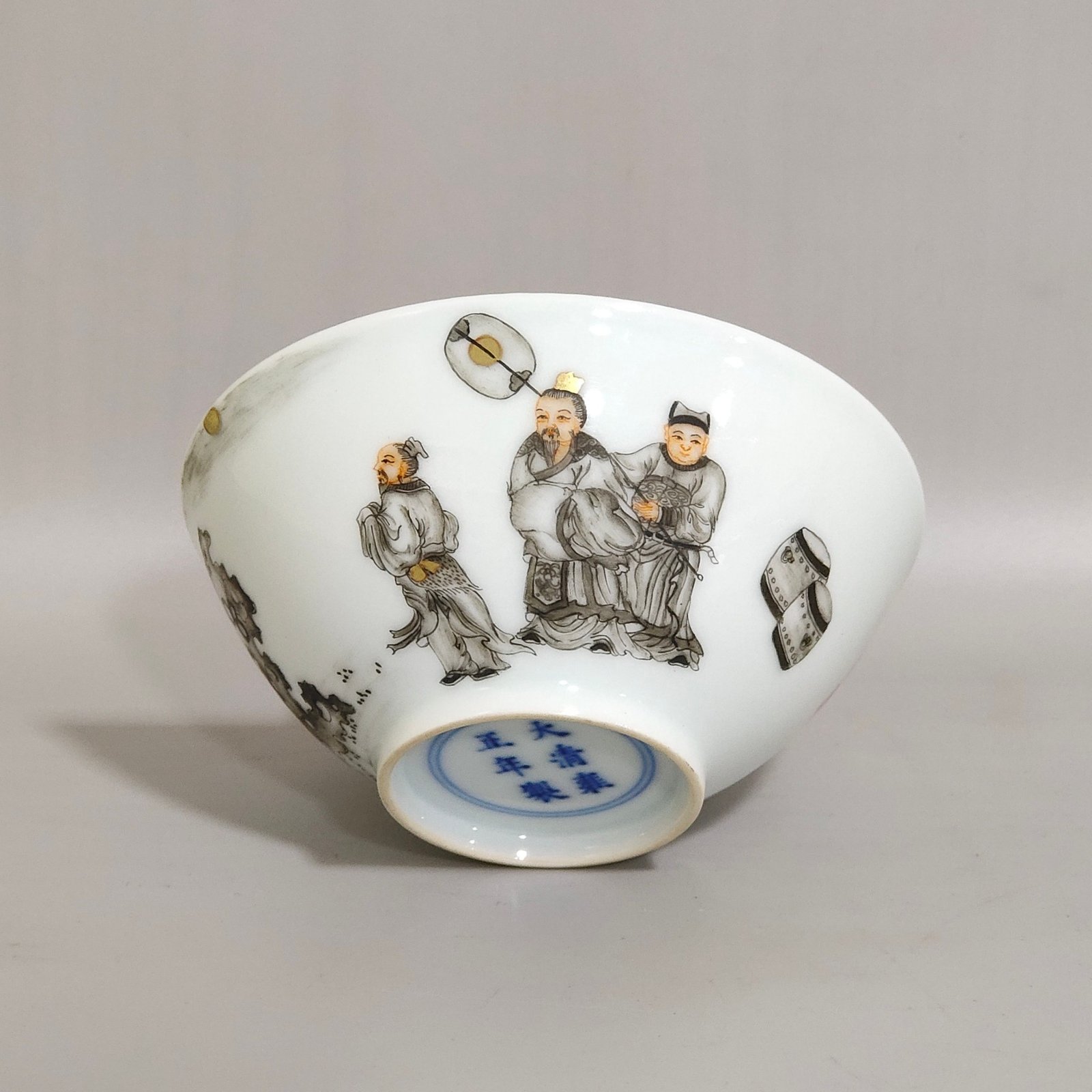 Qing Dynasty Yongzheng ink color cup with character stories and poems