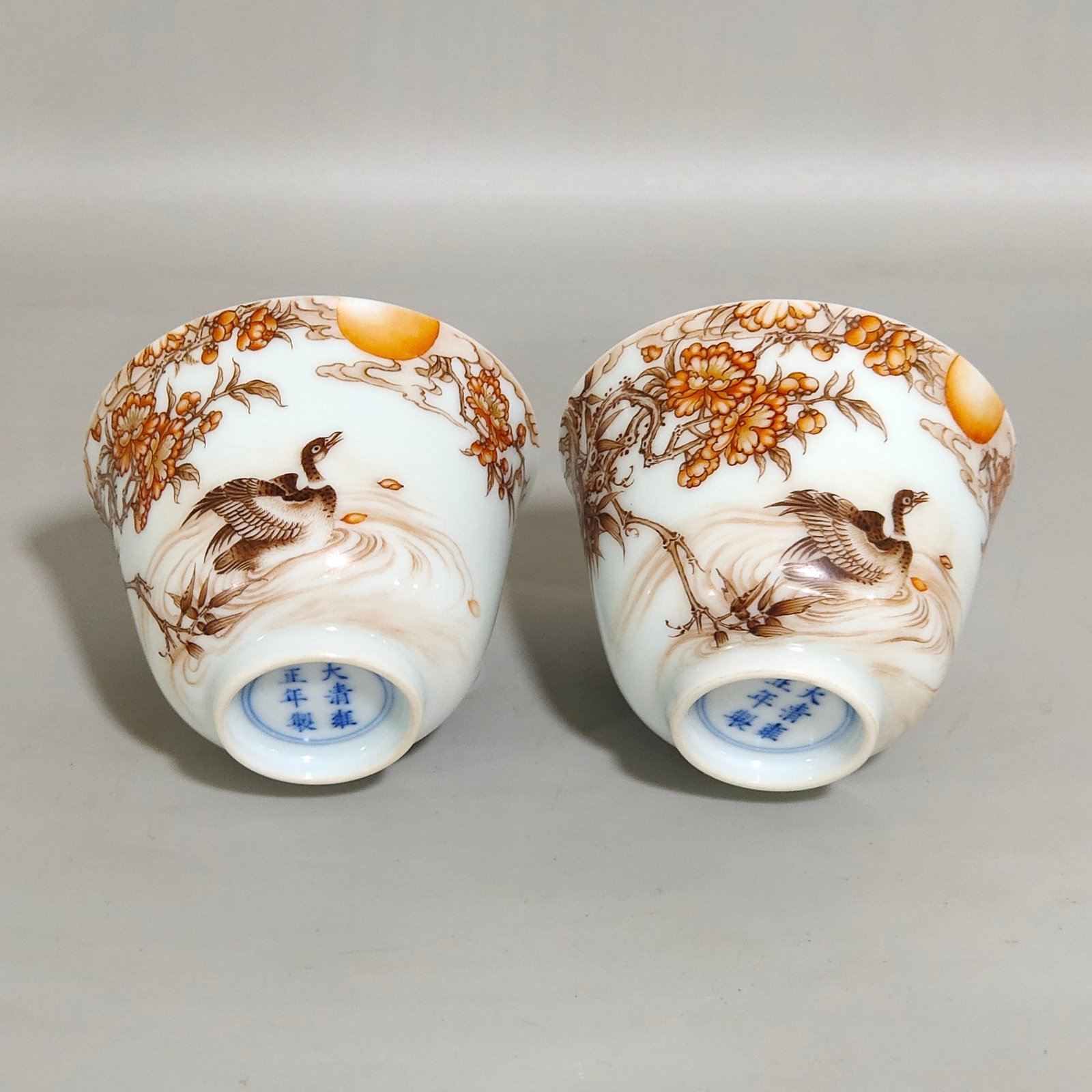 Qing Dynasty Yongzheng ink color spring river water warm duck prophet inscribed poem cup