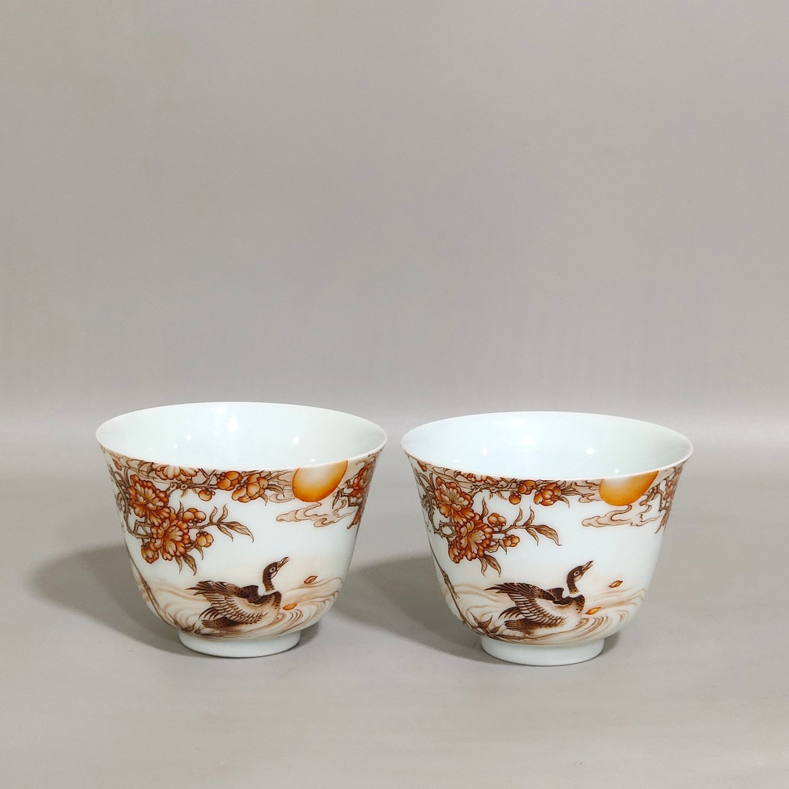 Qing Dynasty Yongzheng ink color spring river water warm duck prophet inscribed poem cup