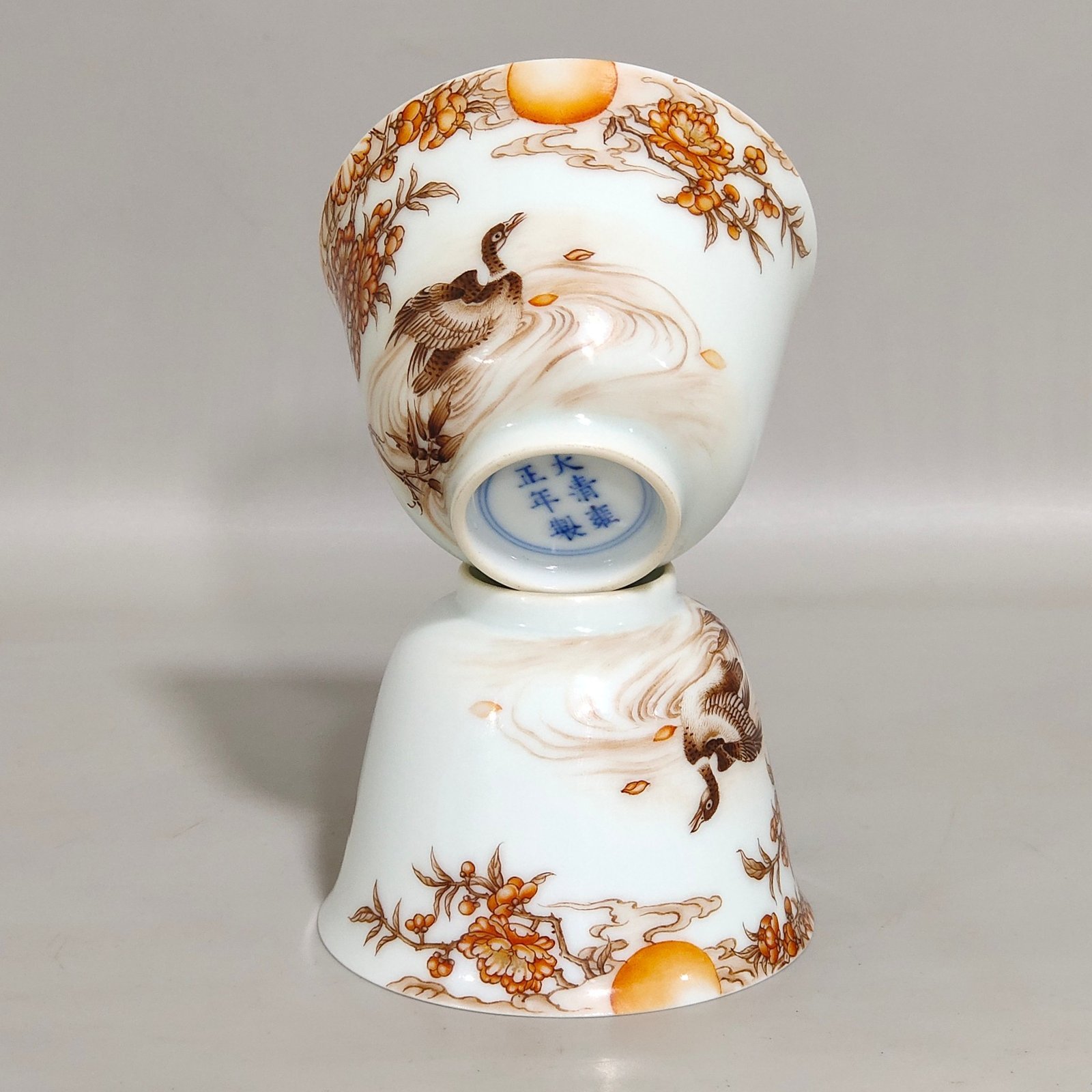 Qing Dynasty Yongzheng ink color spring river water warm duck prophet inscribed poem cup
