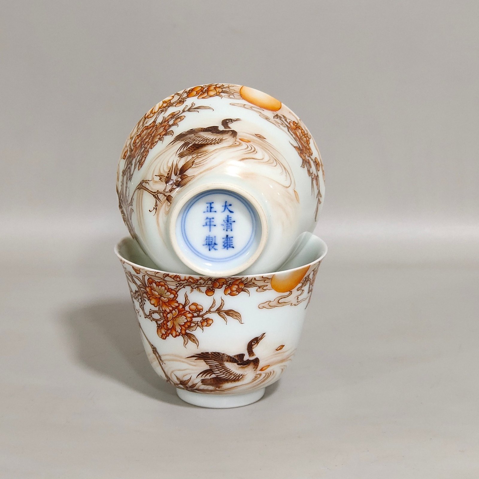 Qing Dynasty Yongzheng ink color spring river water warm duck prophet inscribed poem cup
