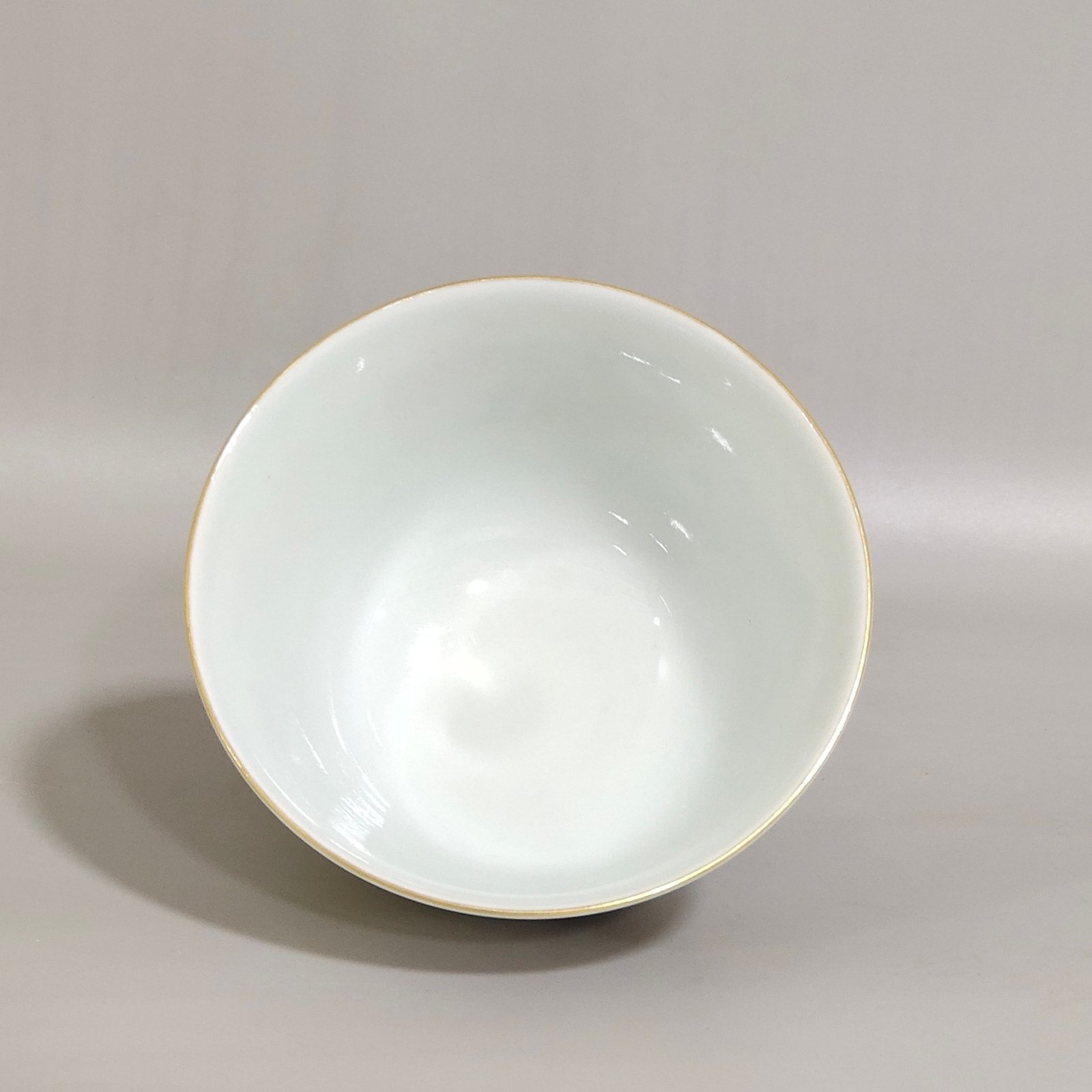 Qing Dynasty Yongzheng ink and green border inscribed with poetry cup