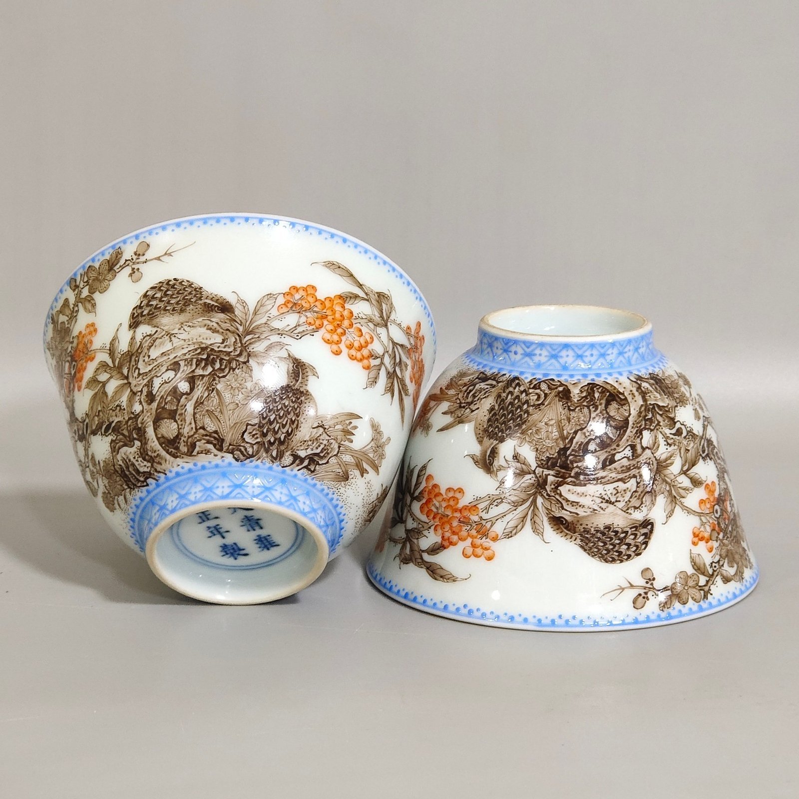 Qing Dynasty Yongzheng ink and green border inscribed with poetry cup