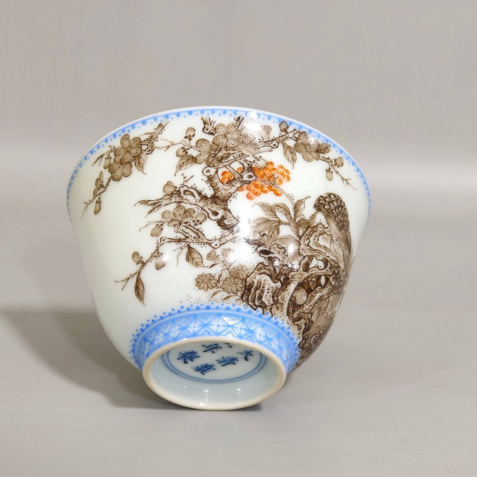 Qing Dynasty Yongzheng ink and green border inscribed with poetry cup