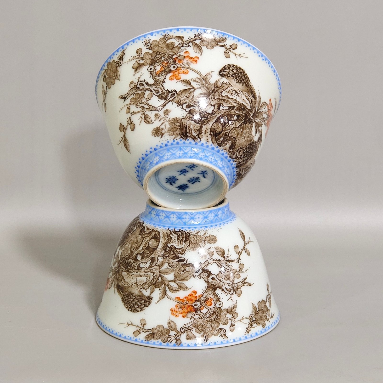 Qing Dynasty Yongzheng ink and green border inscribed with poetry cup