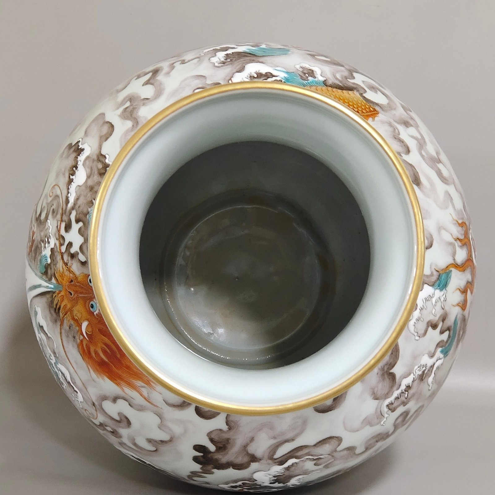 Qing Dynasty Yongzheng ink and color Canglong Jiaozi vase