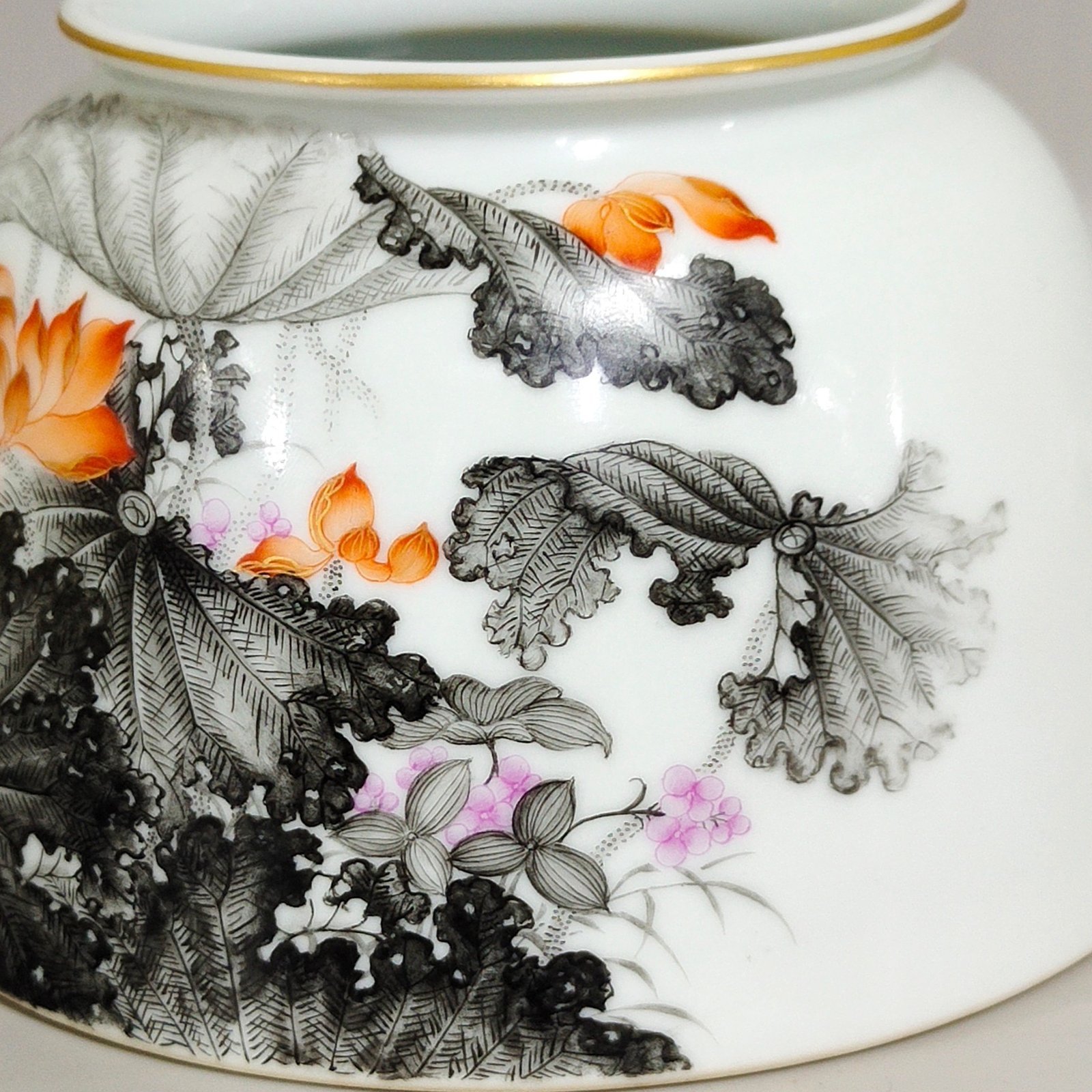 Qing Dynasty Yongzheng ink and color lotus poem water bowl
