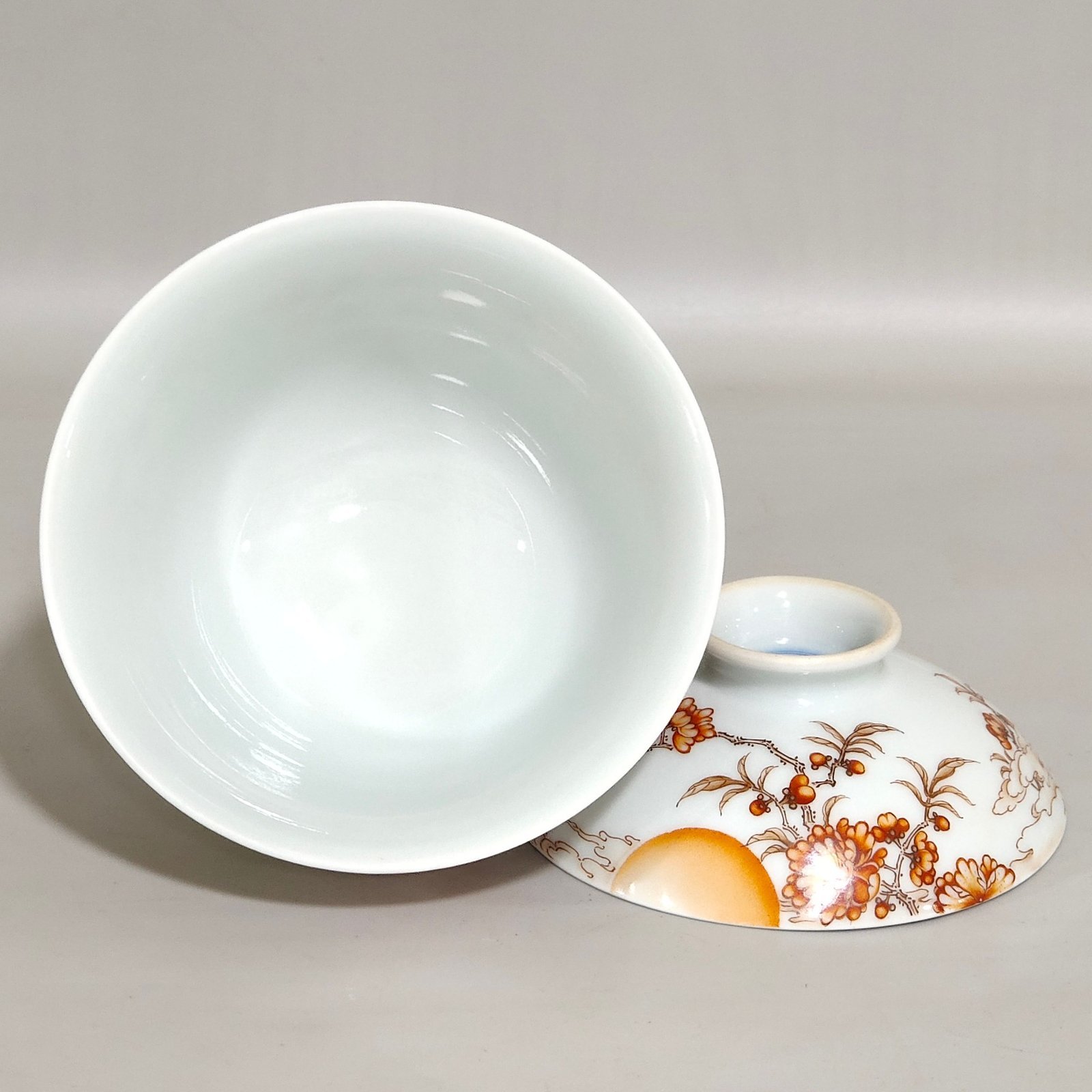 Qing Dynasty Yongzheng ink color wild duck picture and poem covered bowl
