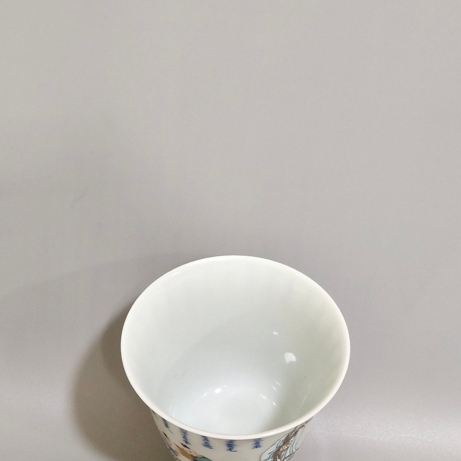 Qing Dynasty Yongzheng night banquet picture and poem cup