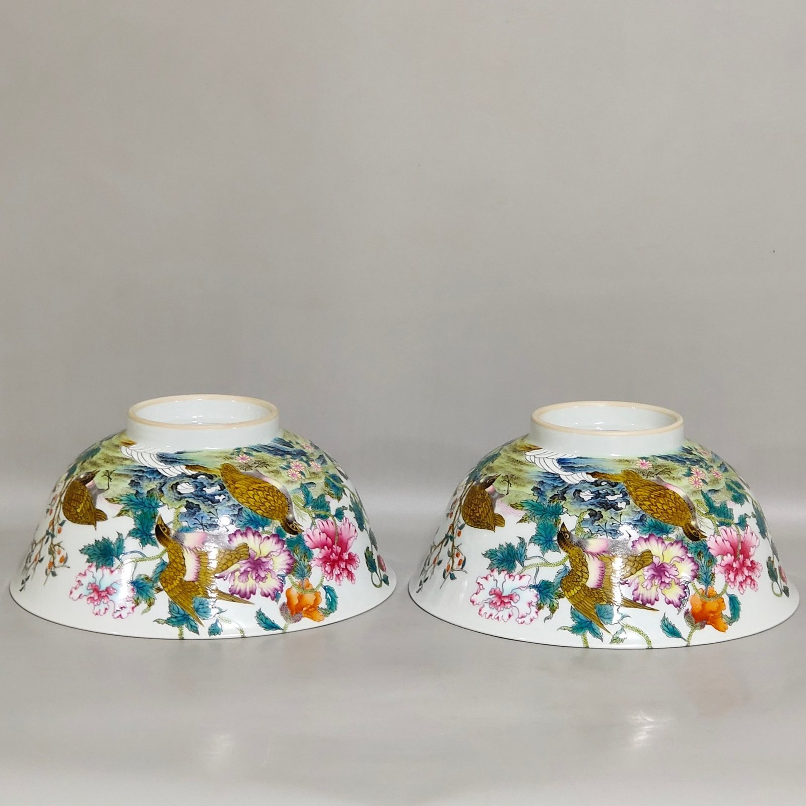 Qing Dynasty Yongzheng lived and worked in peace and contentment poems on the bowl