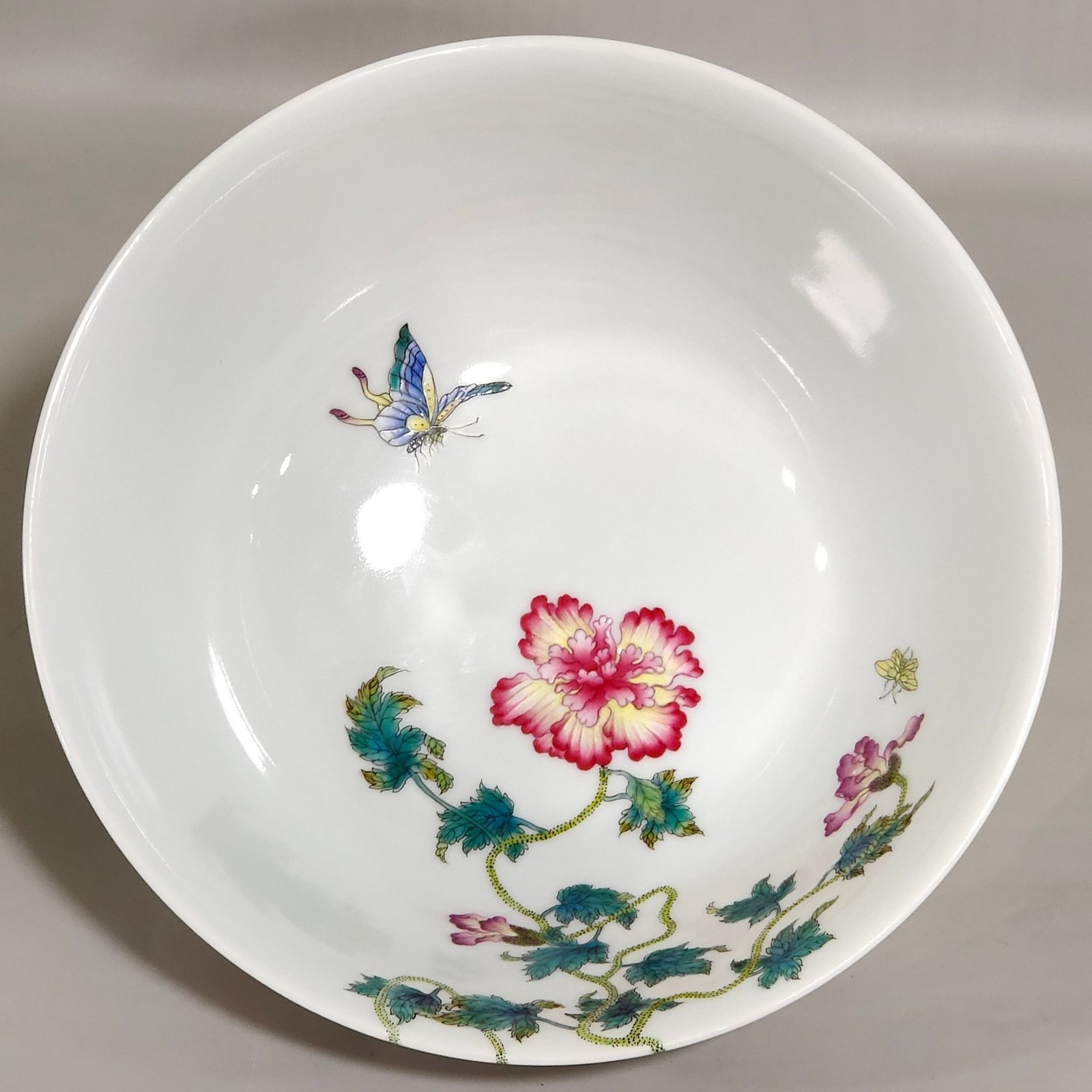 Qing Dynasty Yongzheng lived and worked in peace and contentment poems on the bowl