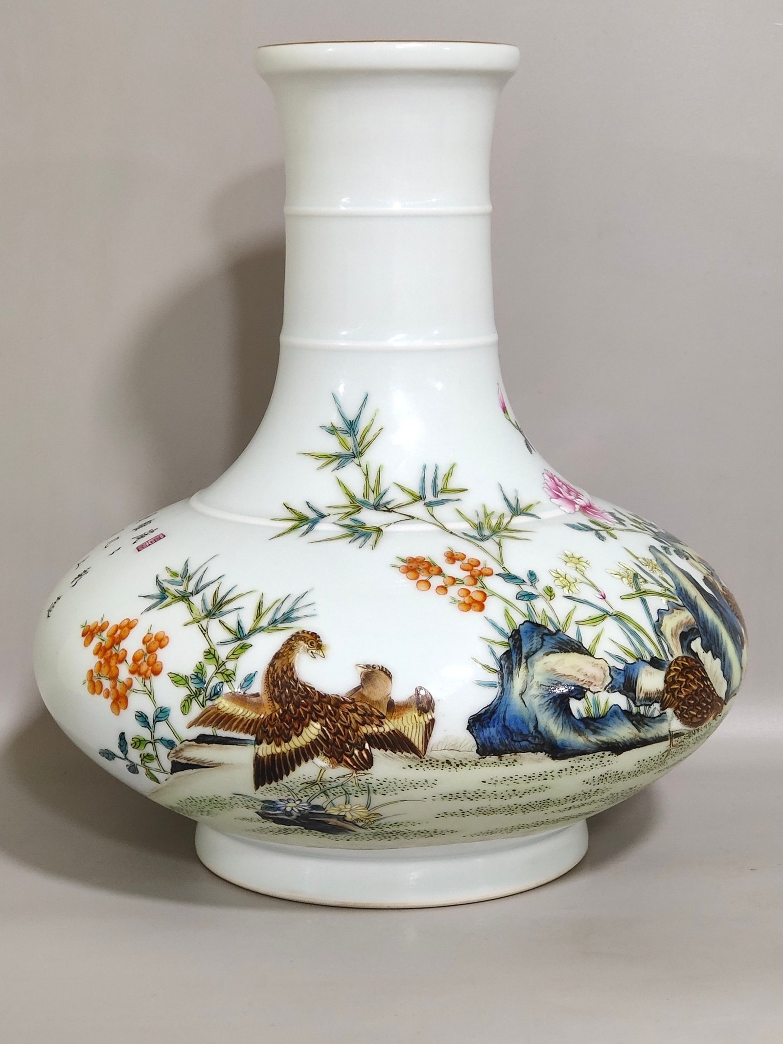Qing Dynasty Yongzheng A flat bellied vase with poems about living and working in peace