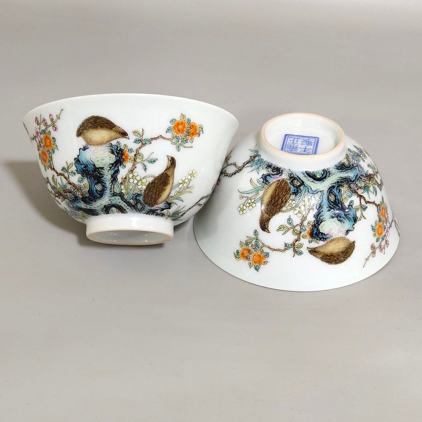 Qing Dynasty Yongzheng’s cup inscribed with poems about living and working in peace