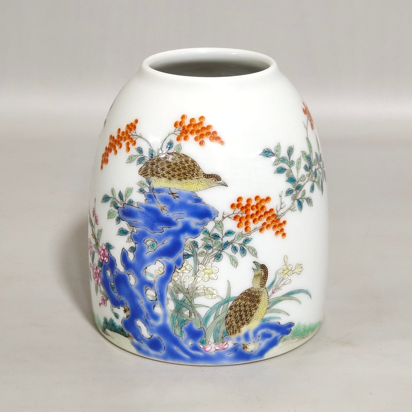 Qing Dynasty Yongzheng A water bowl with poems who lived and worked in peace
