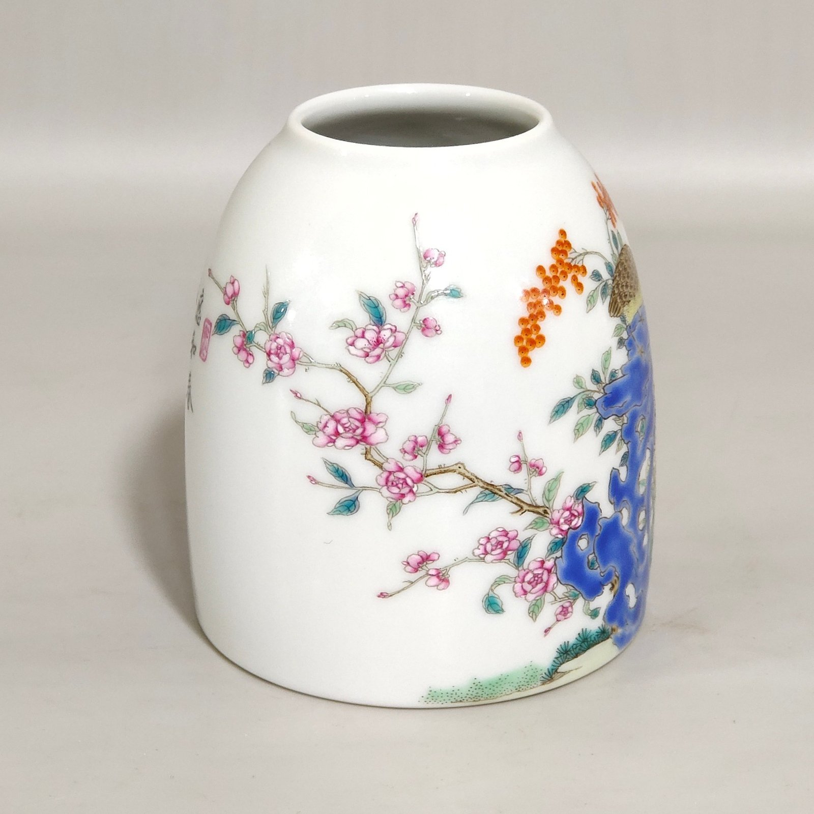 Qing Dynasty Yongzheng A water bowl with poems who lived and worked in peace