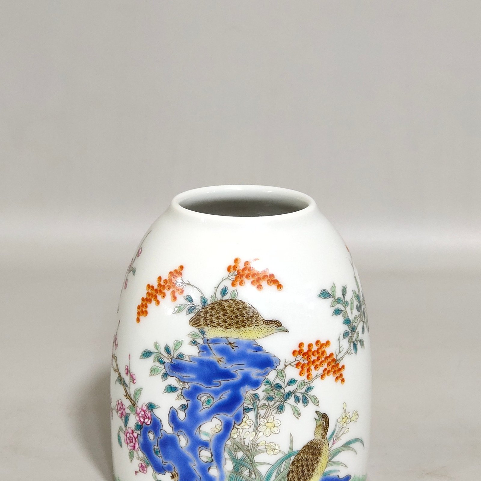 Qing Dynasty Yongzheng A water bowl with poems who lived and worked in peace