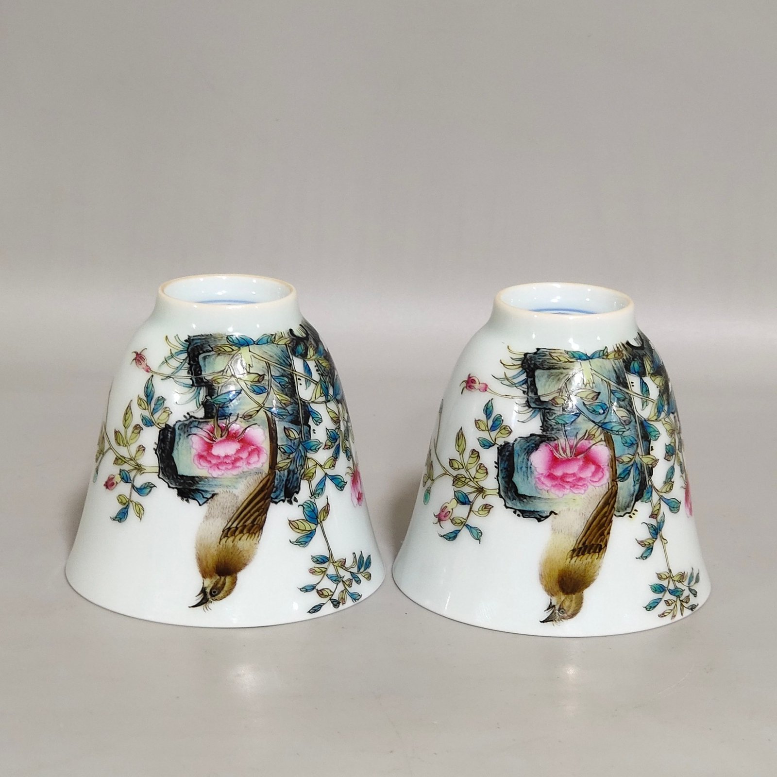 Qing Dynasty Yongzheng wealthy white headed flower and bird poetry cup
