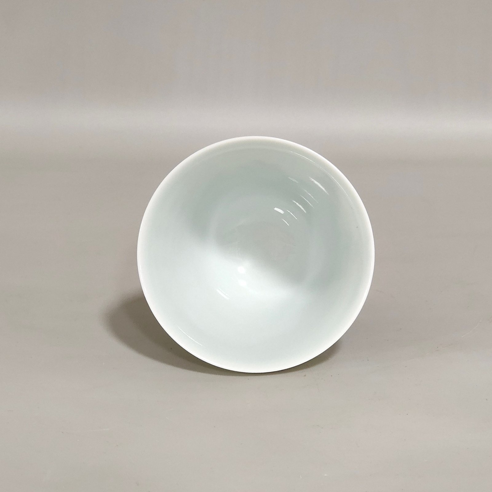 Qing Dynasty Yongzheng wealthy white headed flower and bird poetry cup