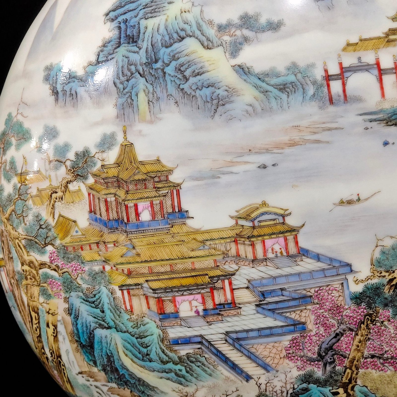 Qing Dynasty Yongzheng landscape attic flat vase