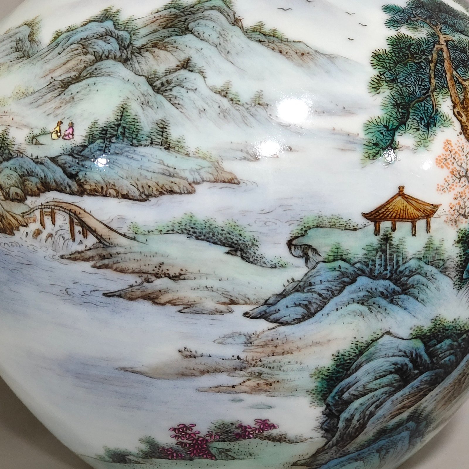 Qing Dynasty Yongzheng Shanshui Pavilion poem inscribed celestial sphere vase