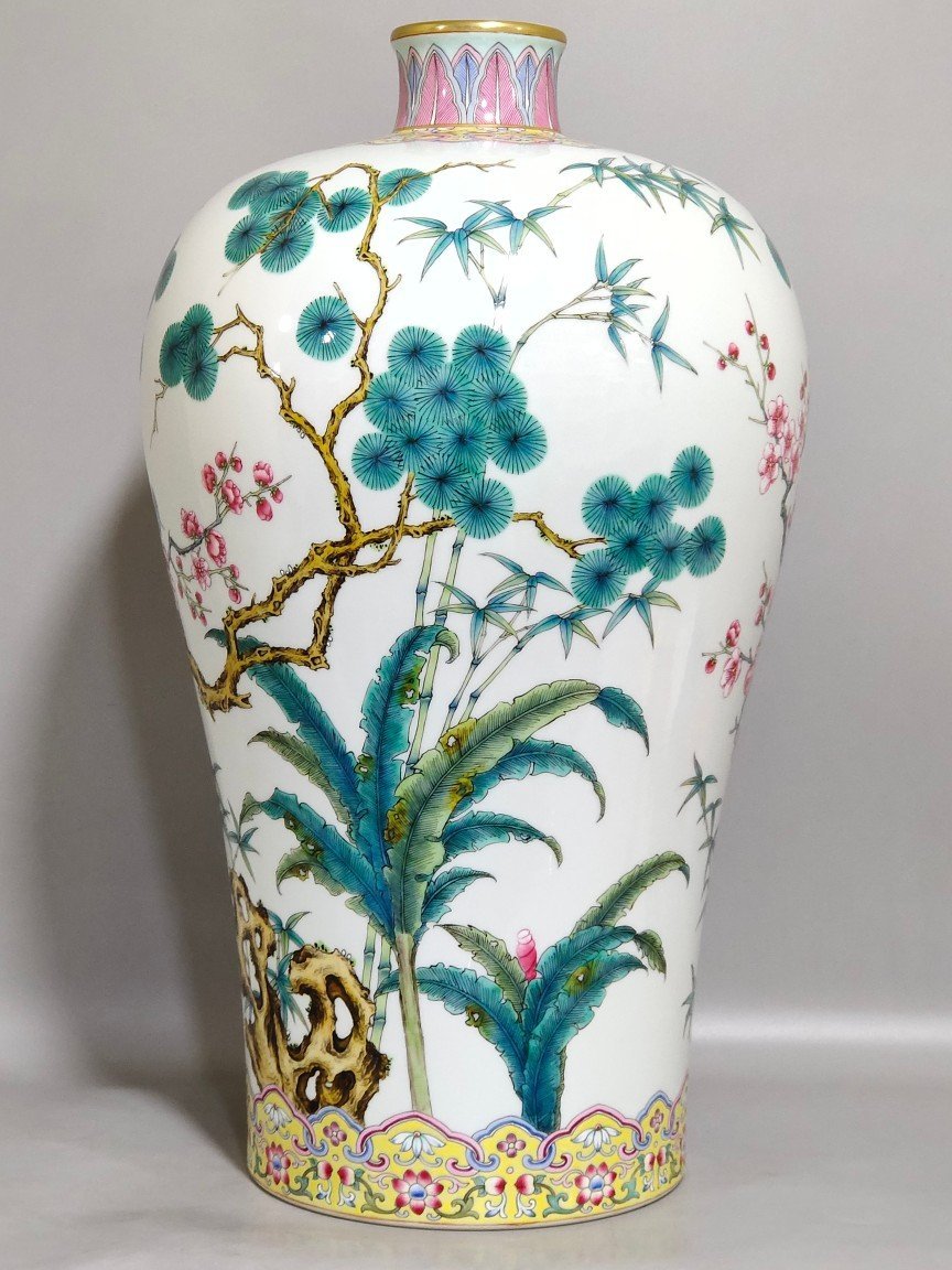 Qing Dynasty Yongzheng Suihan Three Friends Pine Bamboo and Plum Vase
